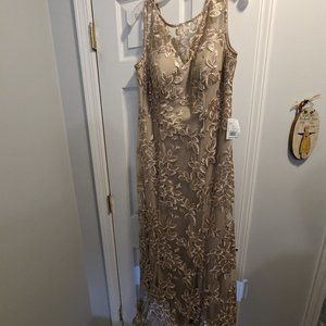 *NEW* David's Bridal Formal Gown Color:  Gold /Taupe, USA size 10
